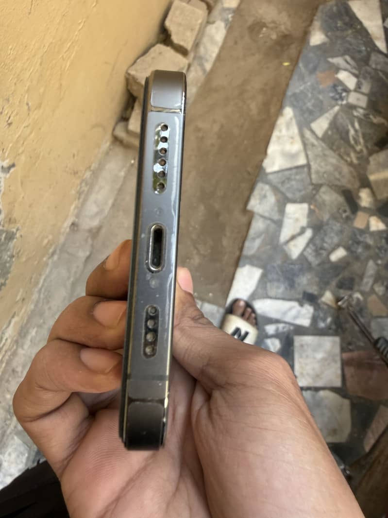 Apple iPhone 13 Pro Max 3