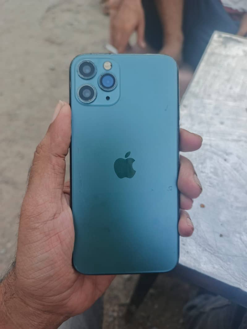 Apple iPhone 11 Pro 4
