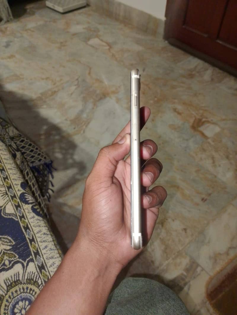 Apple iPhone 7 Plus 3