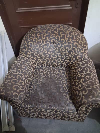 1+2÷3 Sofa Set 6 condition Picture ma ha