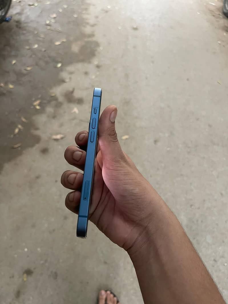 iPhone 13 1