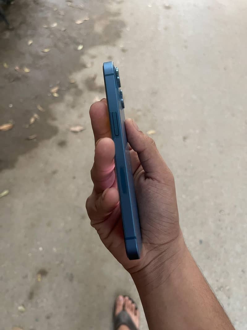 iPhone 13 2