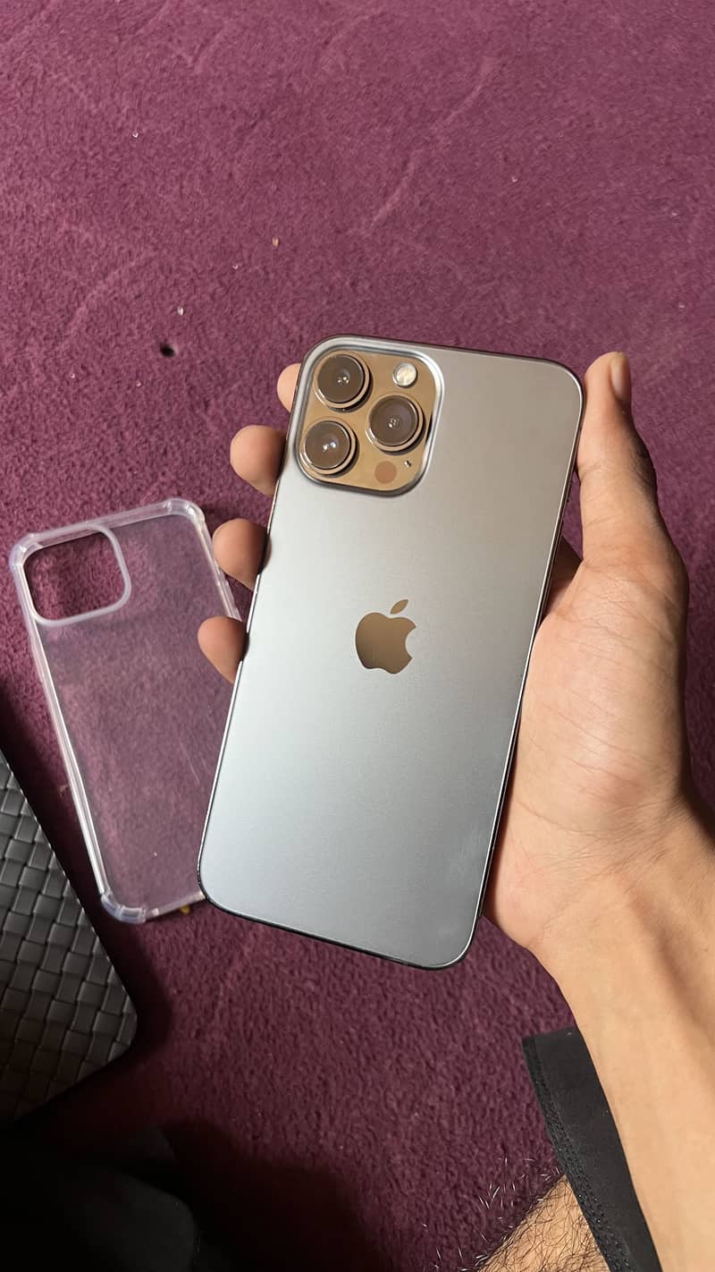 Apple iPhone 13 Pro Max 4