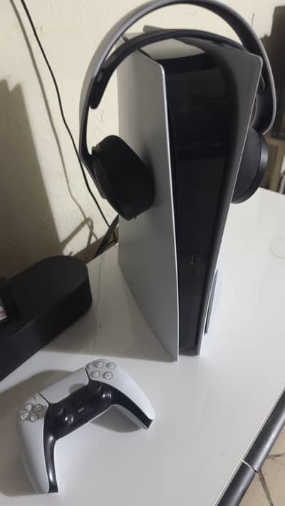 PS 5 with original sony headphones