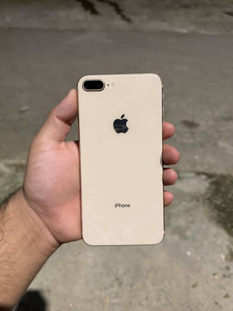 Apple iPhone 8 Plus 0