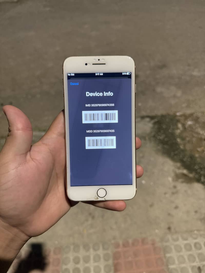 Apple iPhone 8 Plus 4