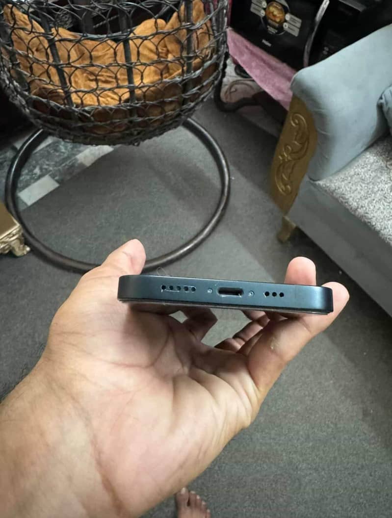 Apple iPhone 14 3