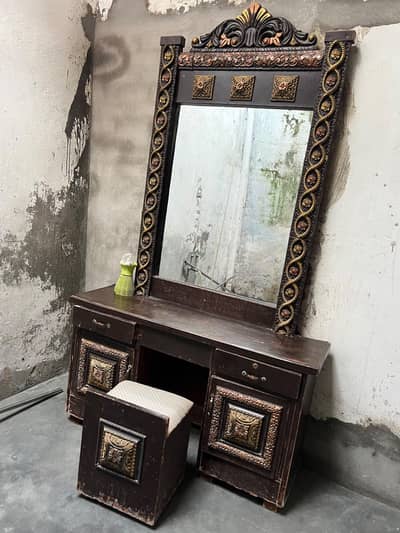 Dressing Table Clean Mirror  Hain Brown Color