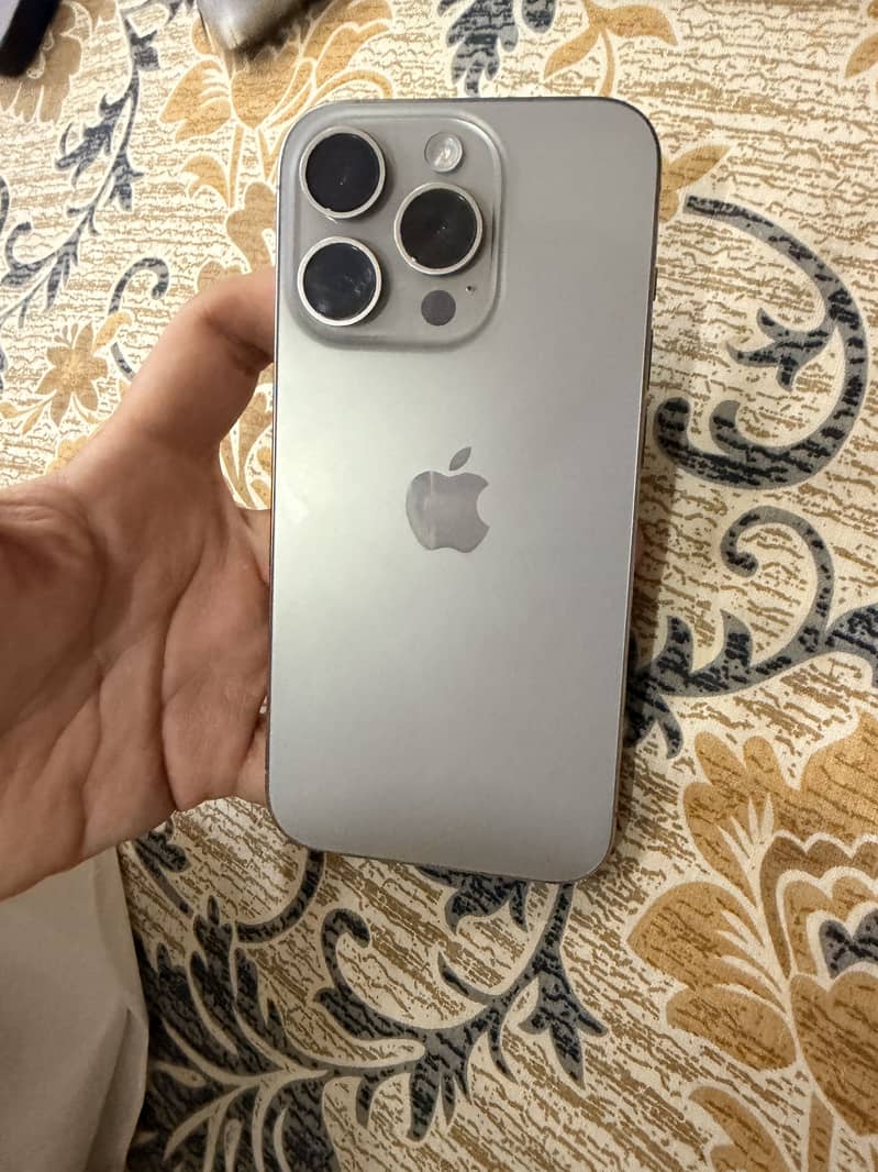 Apple iPhone 15 Pro 1