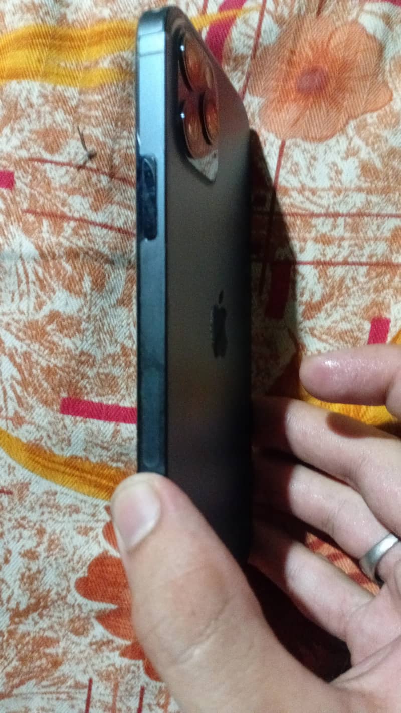 Apple iPhone 12 Pro 1