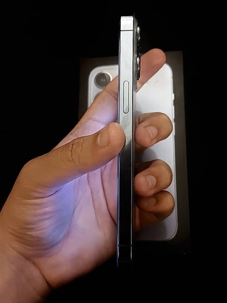 Apple iPhone 13 Pro 4