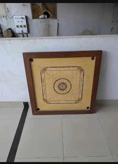 caroom board