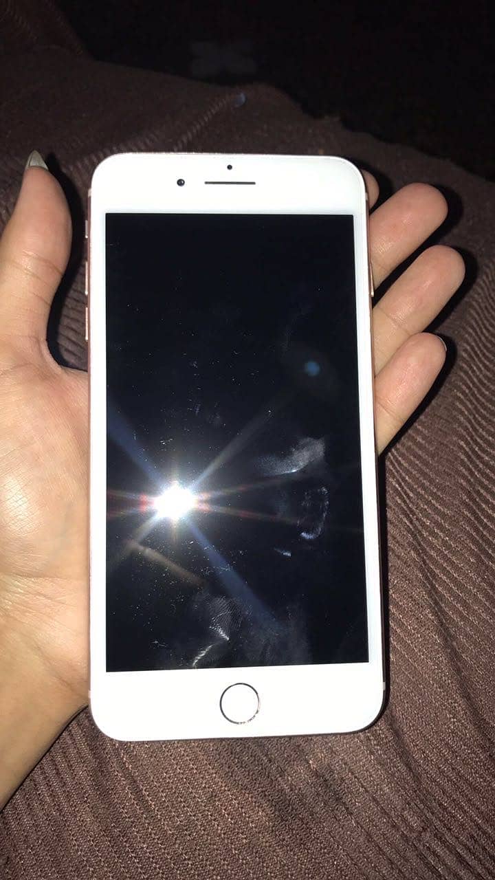 Apple iPhone 8 Plus 0