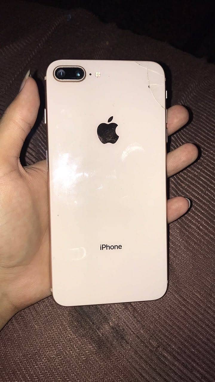 Apple iPhone 8 Plus 1