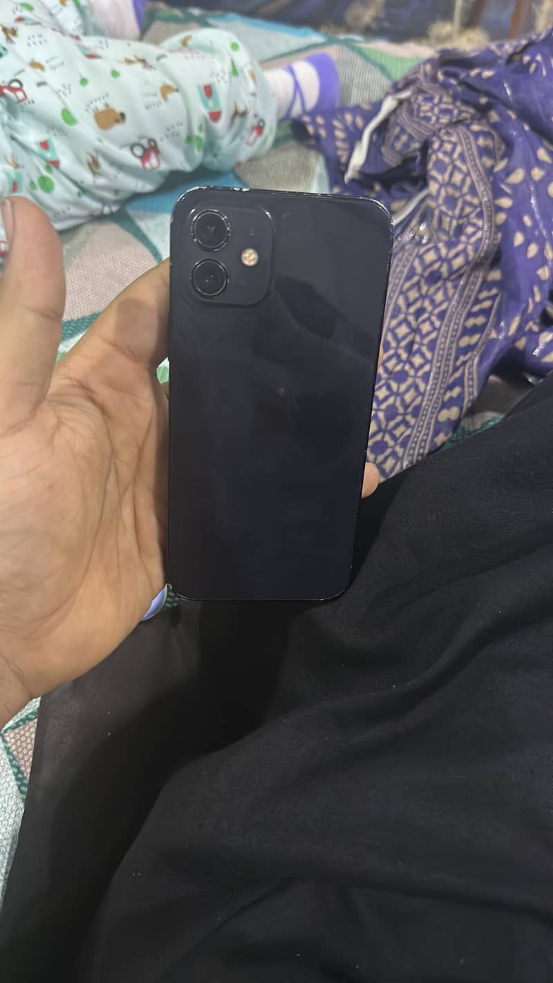 Apple iPhone 12 4
