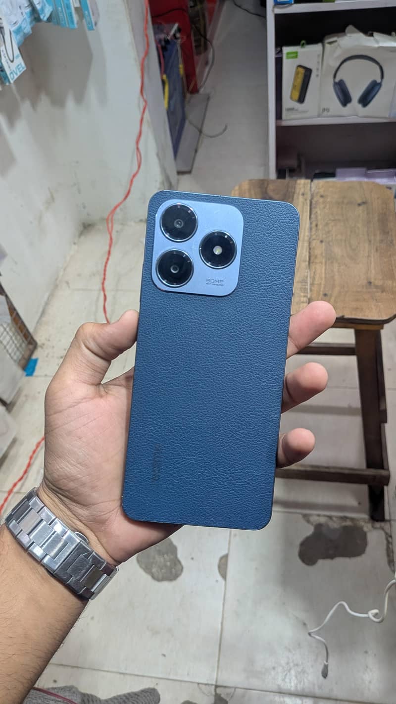 Realme C63 0