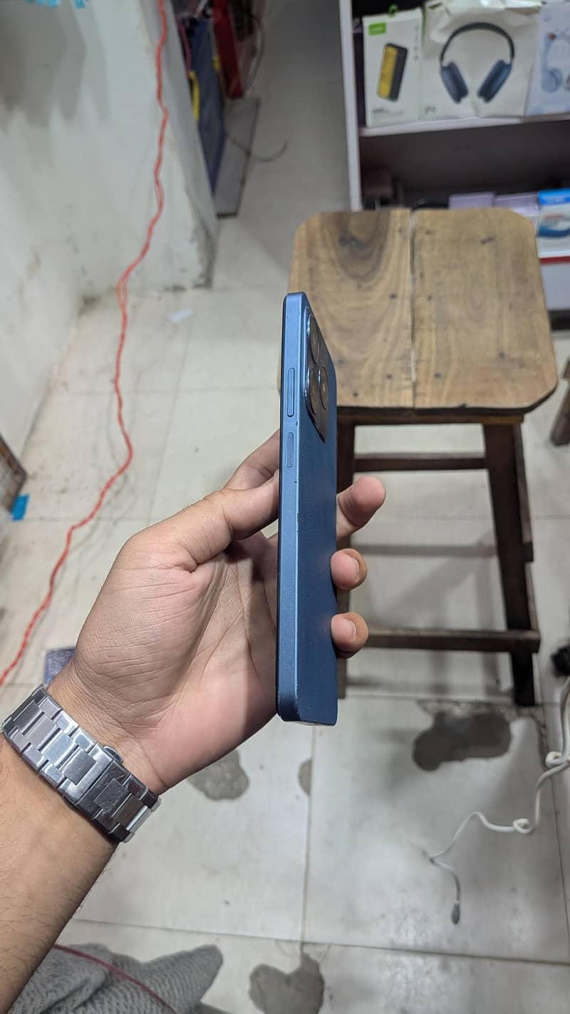 Realme C63 1