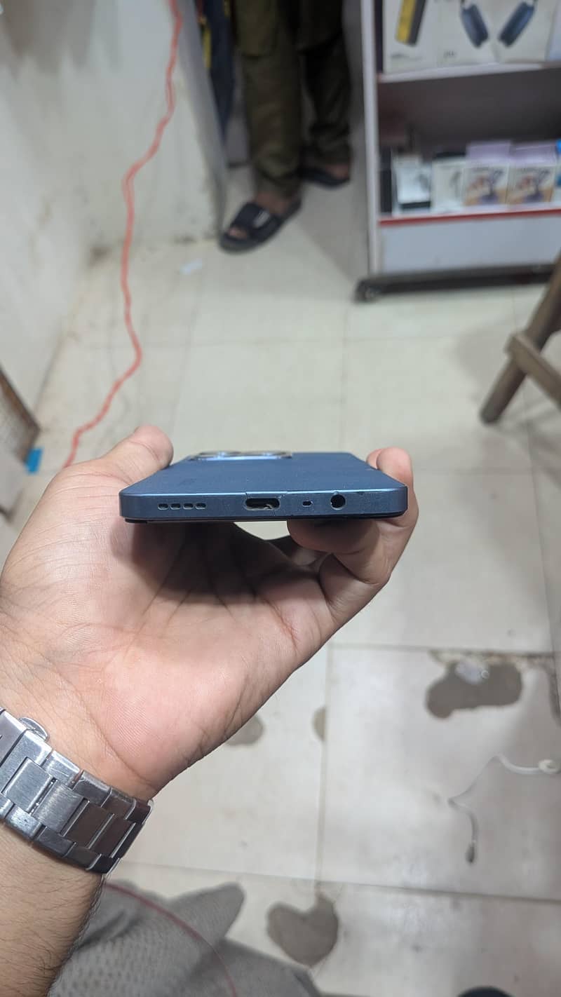 Realme C63 4