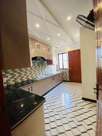 10 Marla Upper Portion For Rent