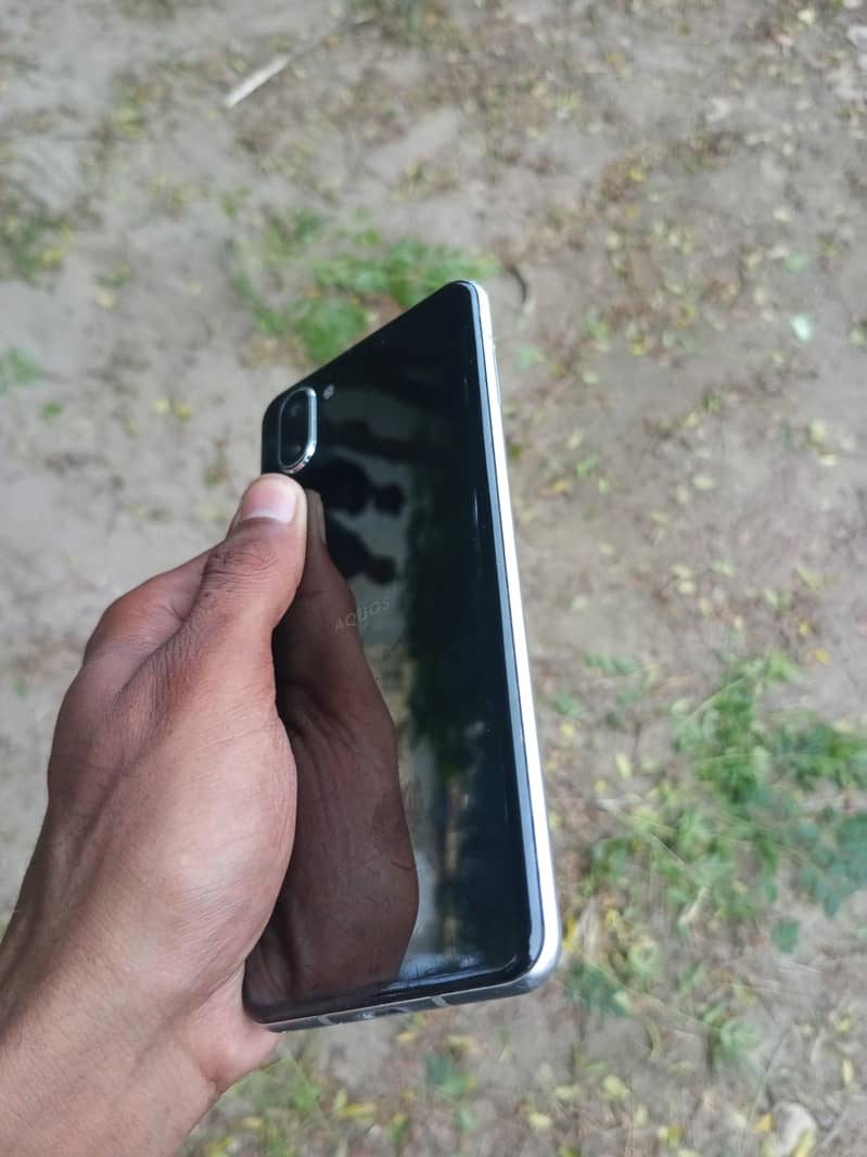 Sharp Aquos R3 2