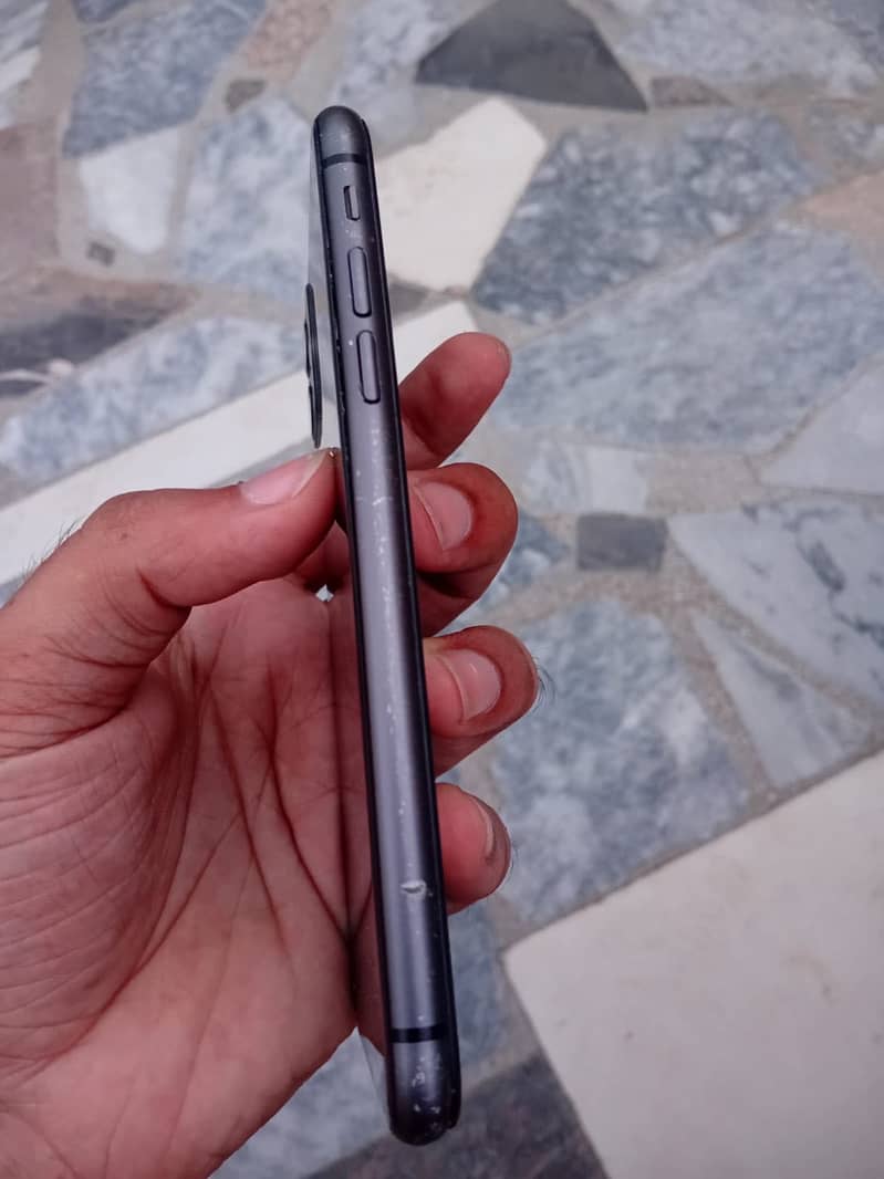 Apple iPhone 11 13