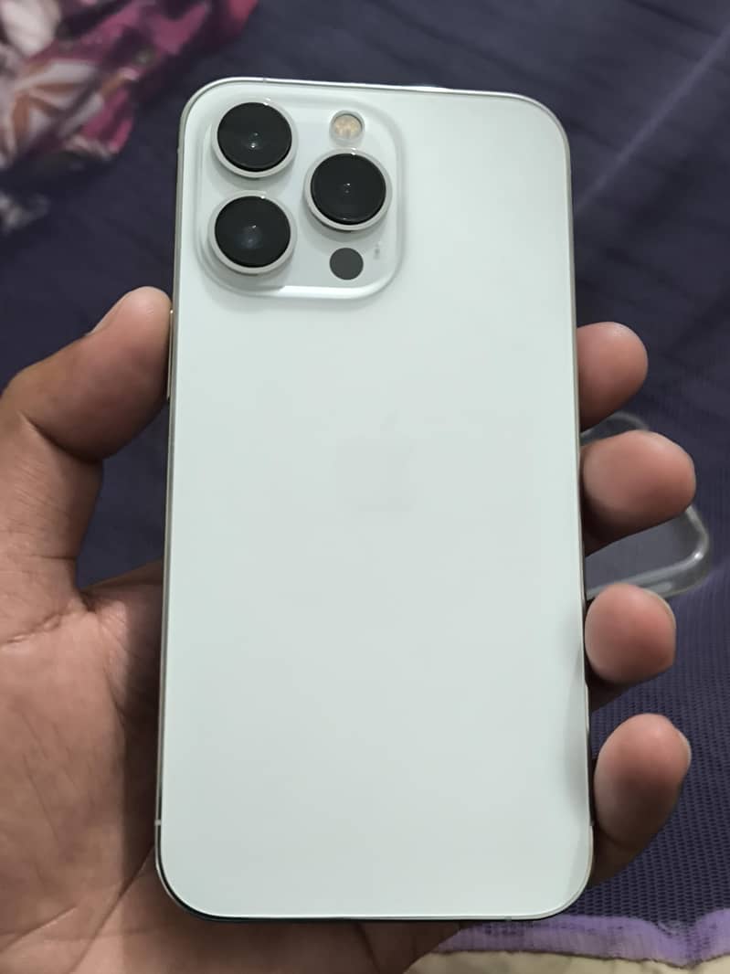 Apple iPhone 13 Pro 3