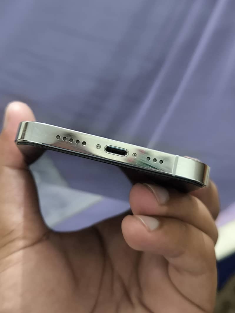 Apple iPhone 13 Pro 4