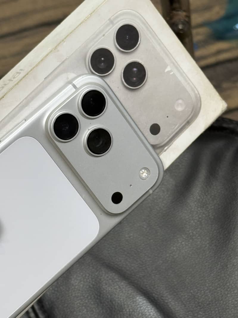Apple iPhone 17 Pro Max 5