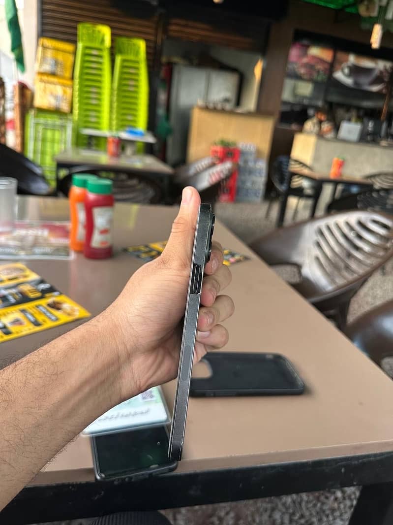 Apple iPhone 13 Pro Max 1