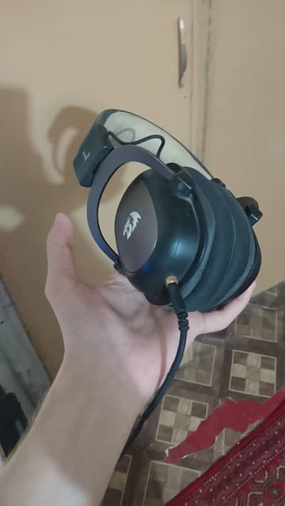 Redragon H510 Zeus 2 Headphone and Redragon Keyboard