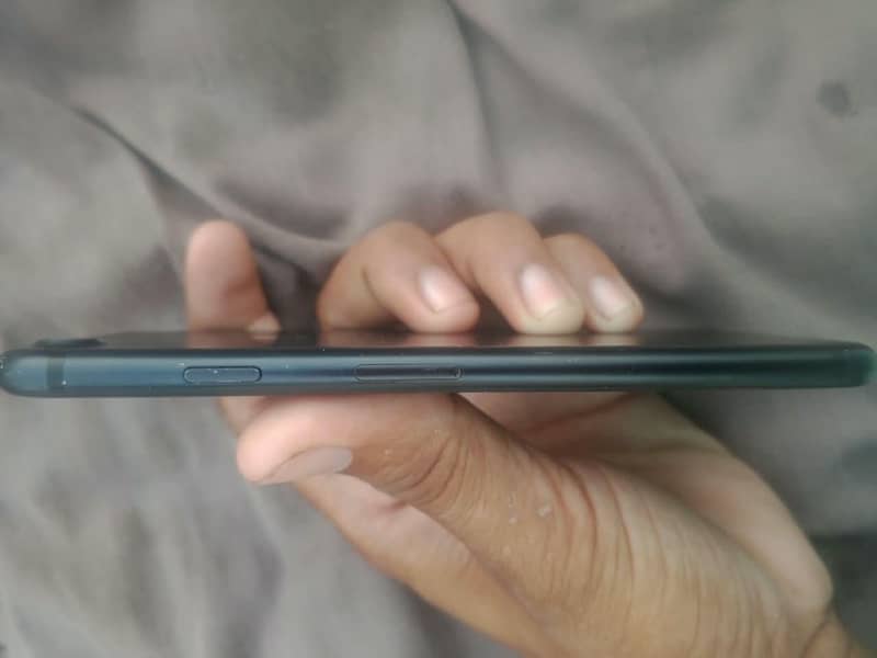 Apple iPhone 7 2