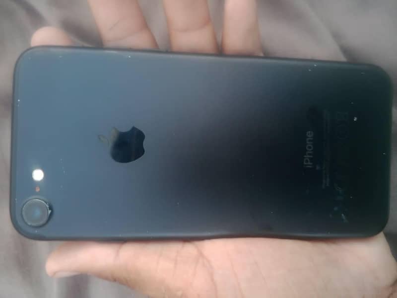 Apple iPhone 7 4