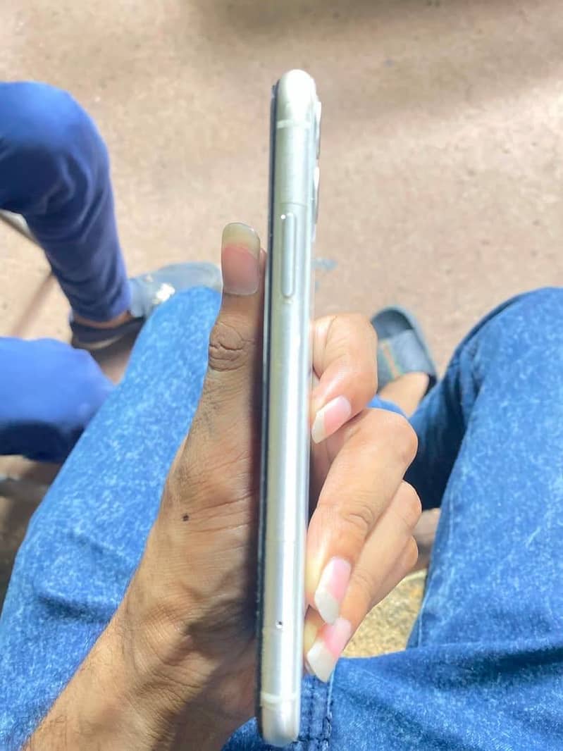 Iphone 11 4
