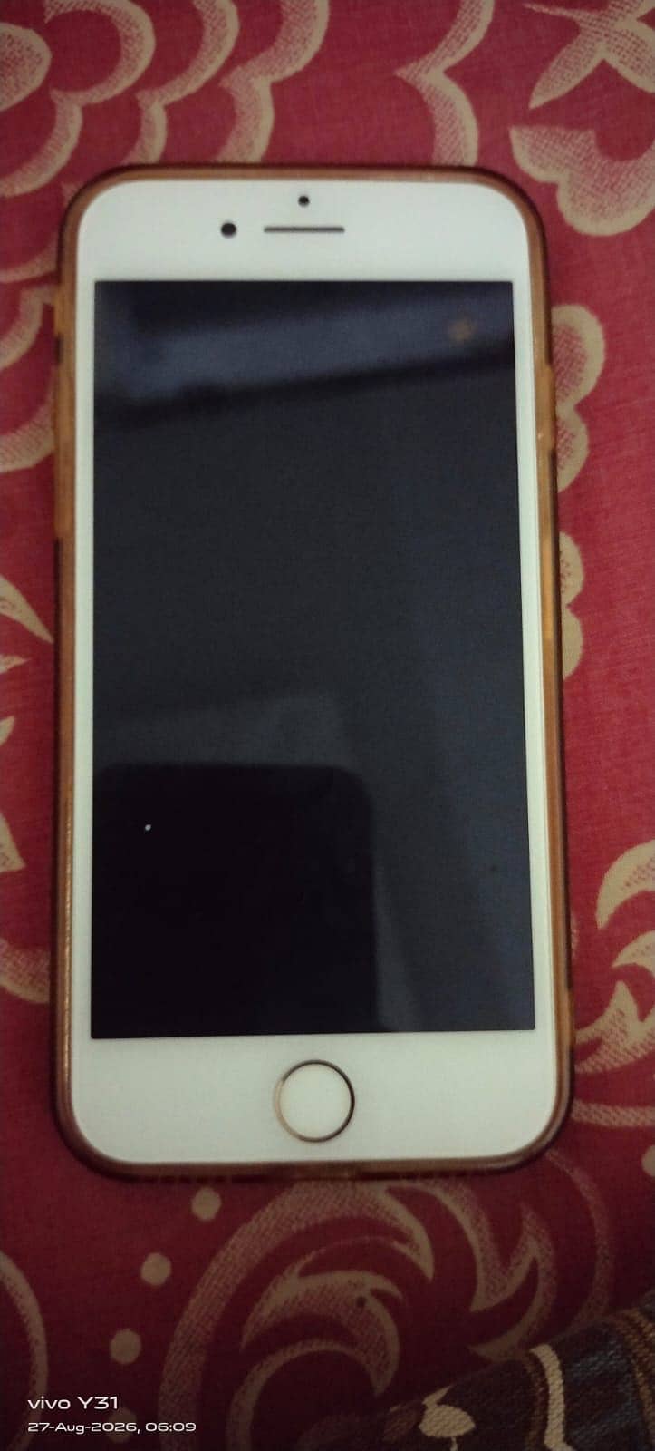 Apple iPhone 8 1