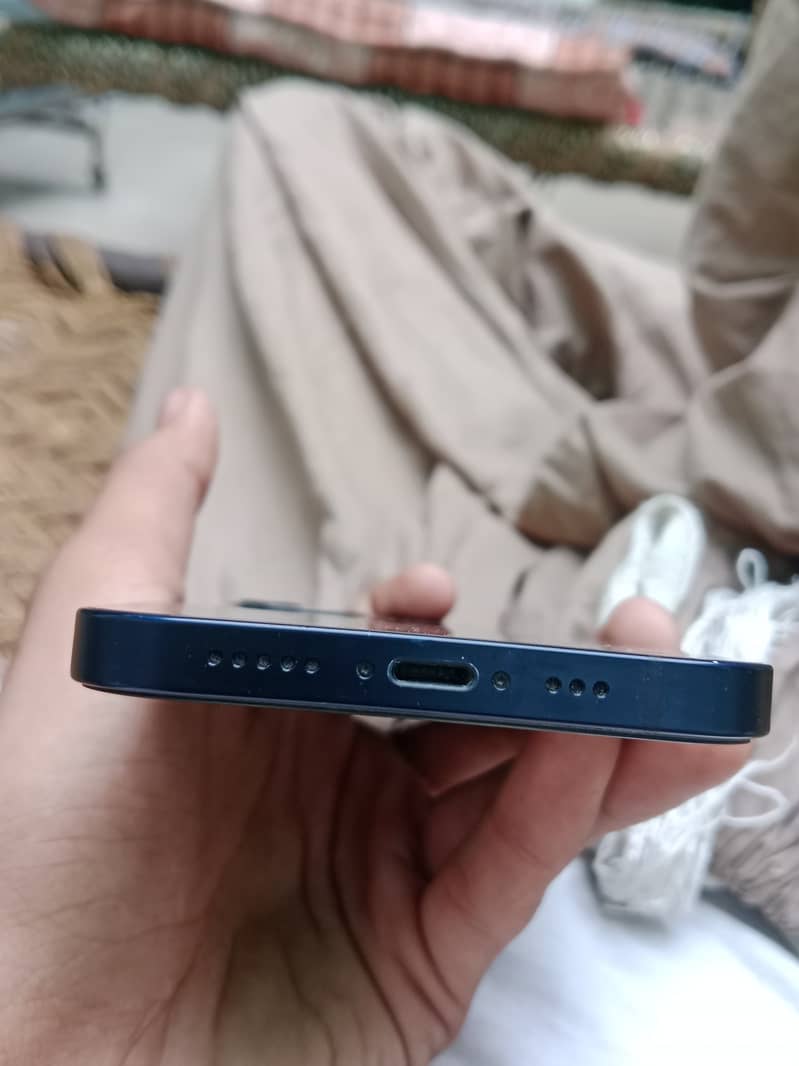 Apple iPhone 12 0