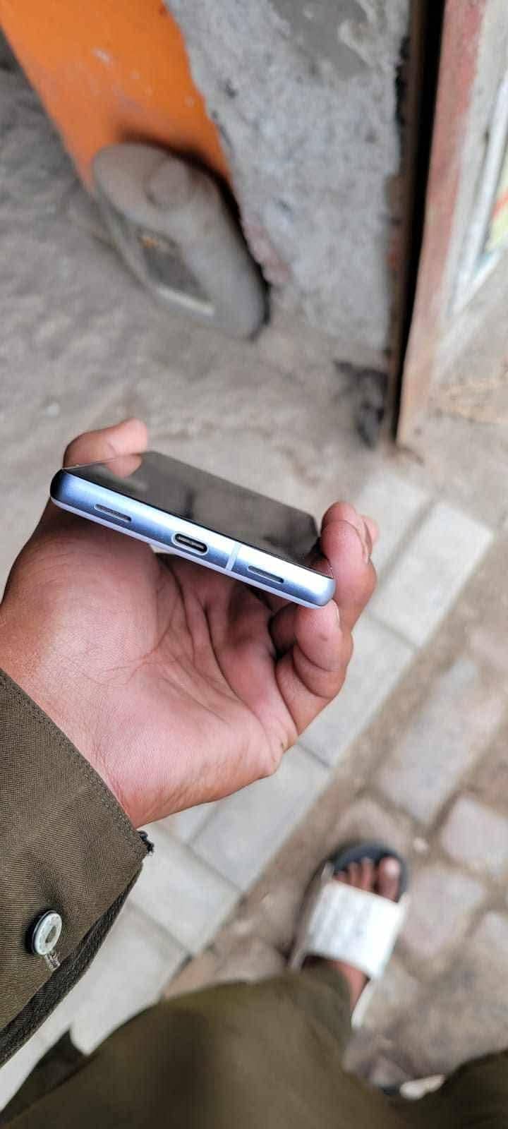 Google Pixel 7a 2