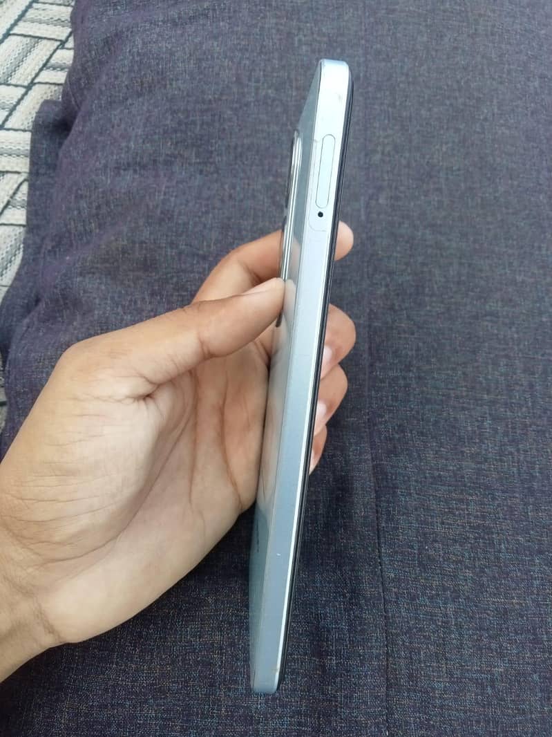 OPPO A60 1