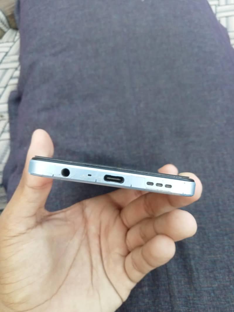 OPPO A60 4