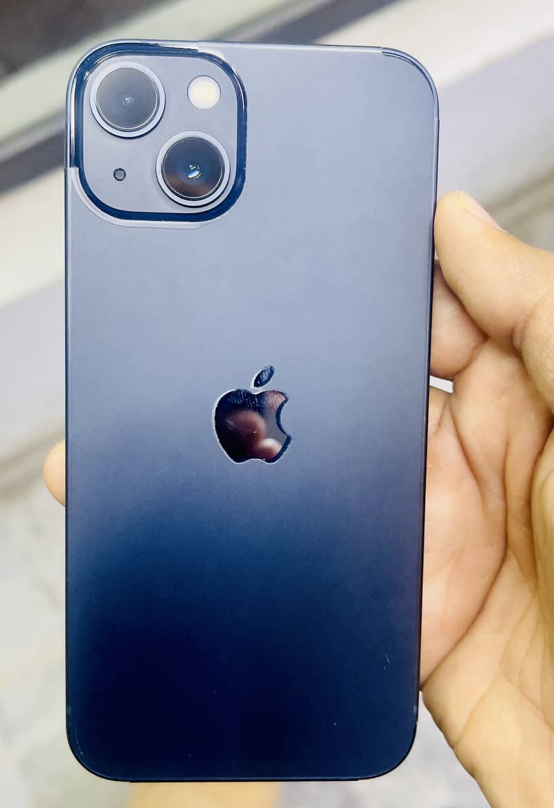 Apple iPhone 13 0