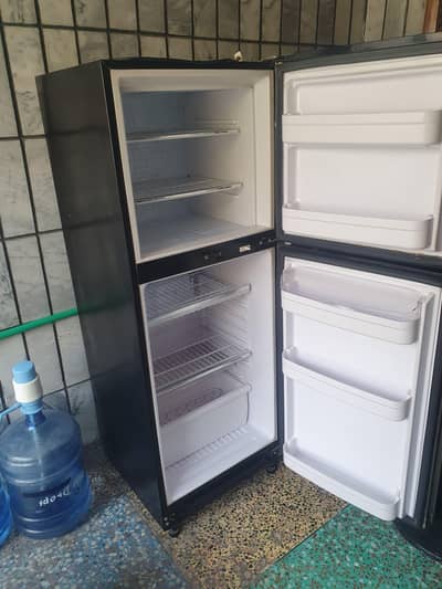 waves fridge in excellent working condition