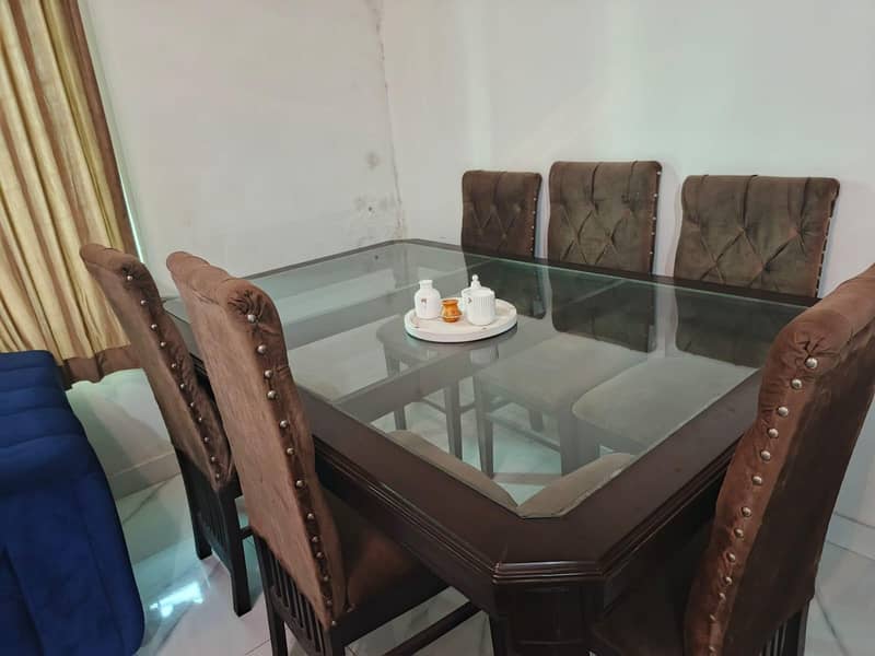 6seater Dining table 3