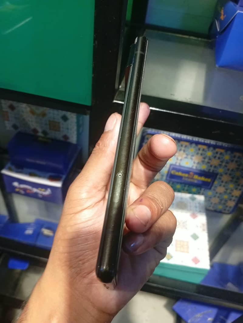 Google Pixel 6 4