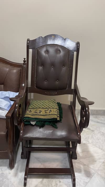 Recliner chair with foot rest