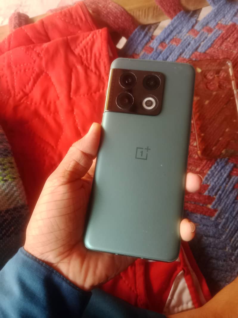 One Plus 10 Pro 1