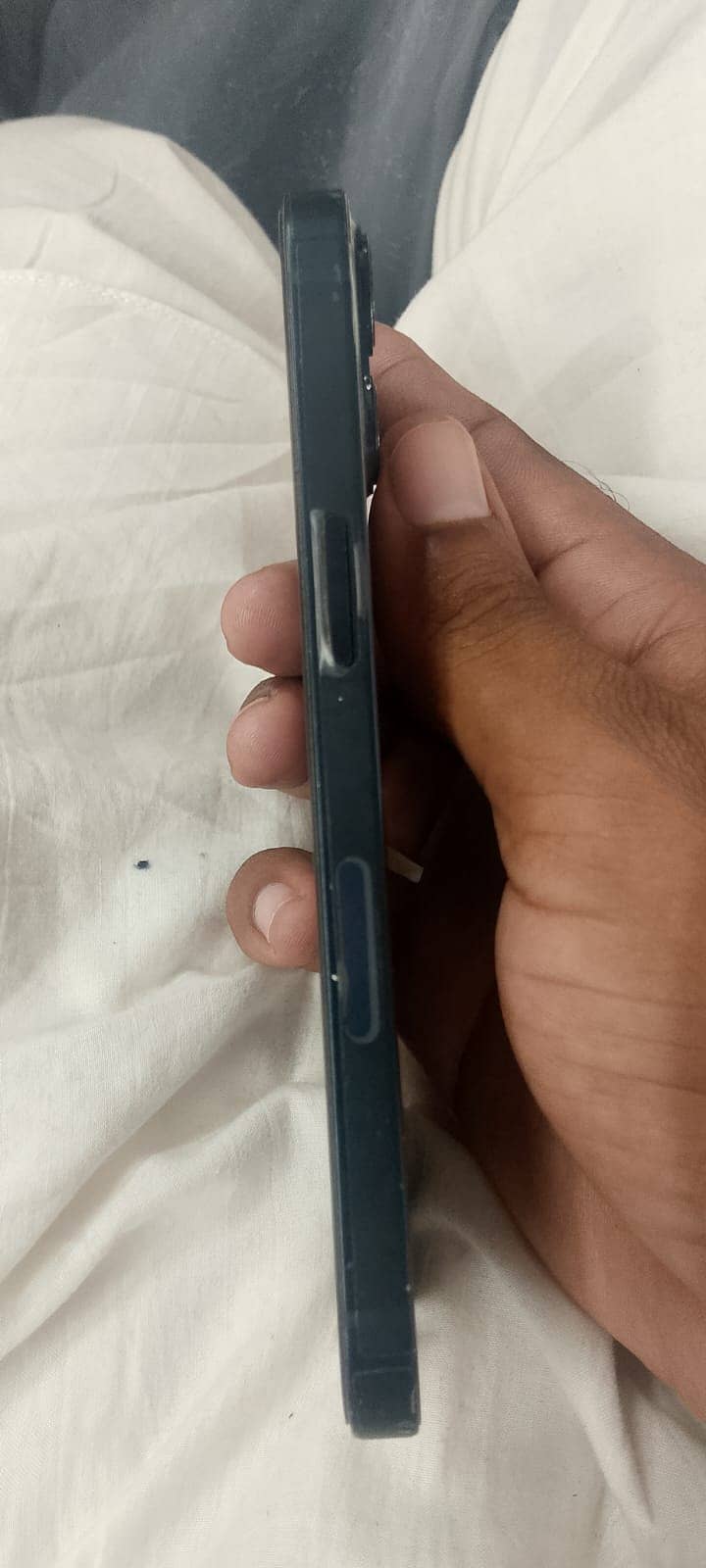 Apple iPhone 13 2
