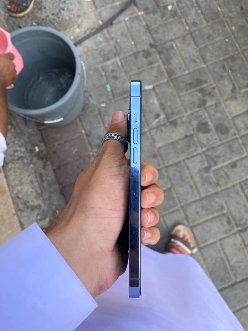Apple iPhone 13 Pro Max 3