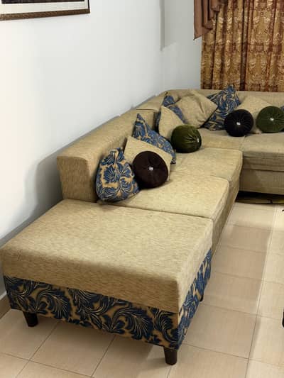 L shape sofa with table