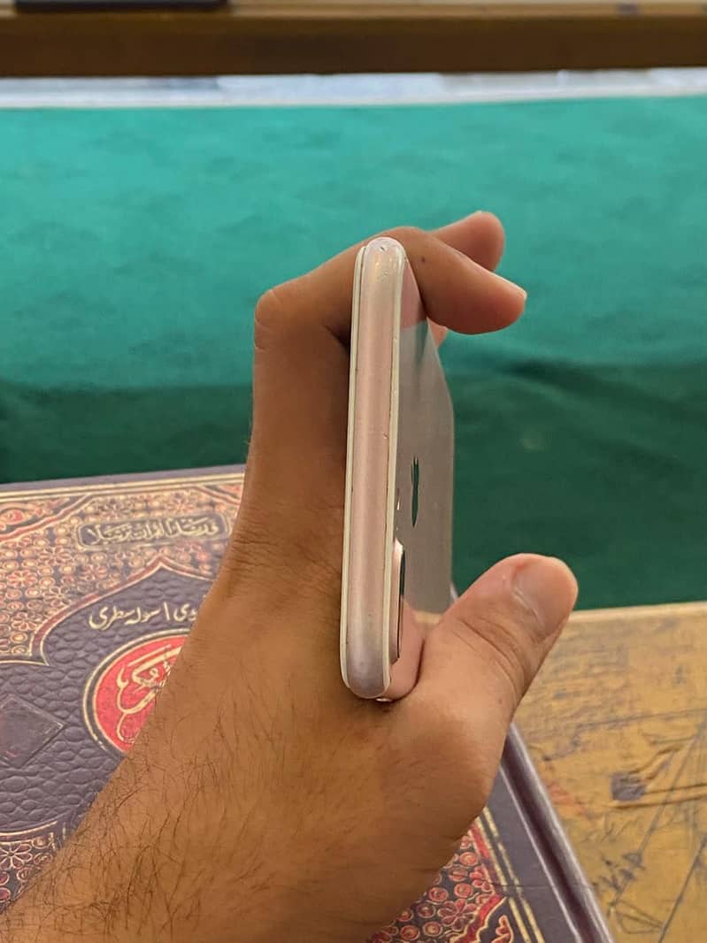 Apple iPhone 7 Plus 1