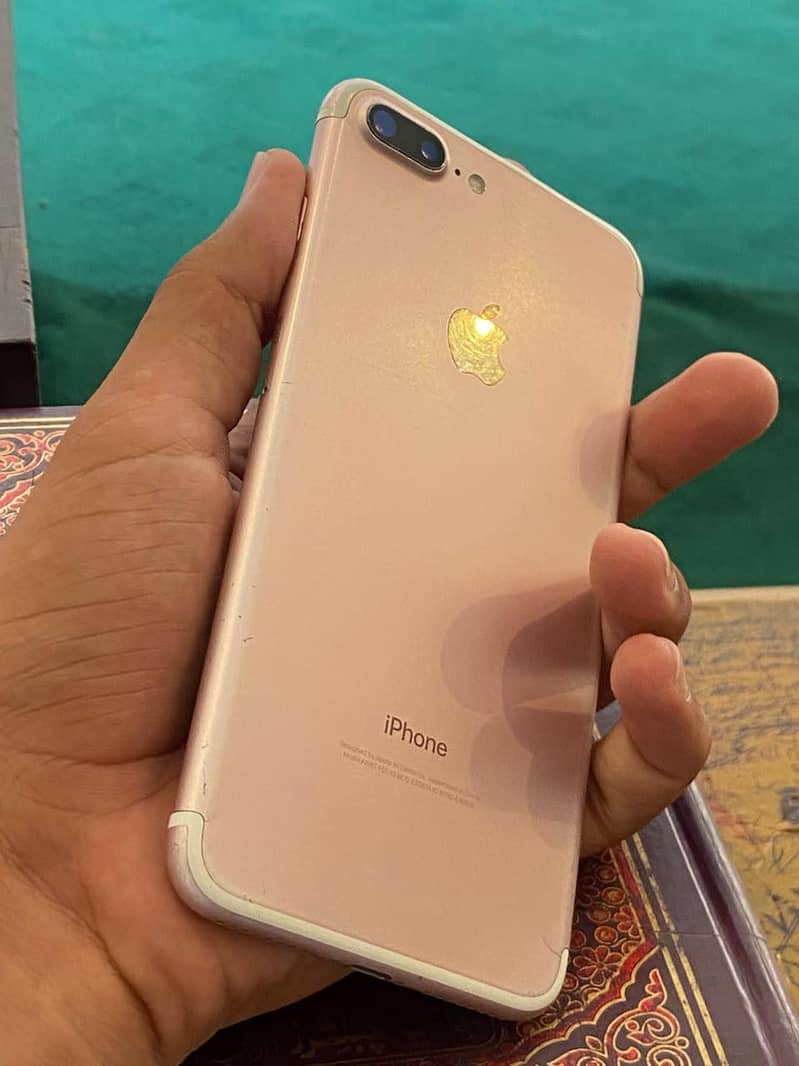 Apple iPhone 7 Plus 3