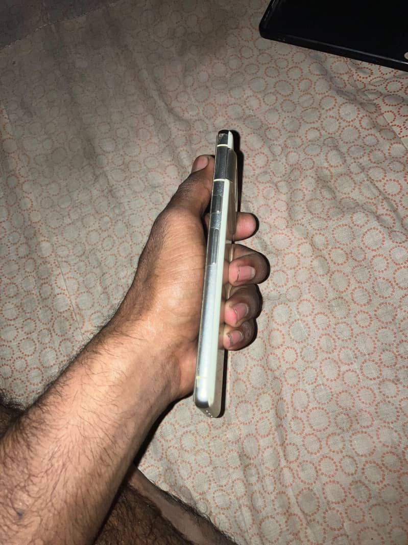 Google Pixel 7 4